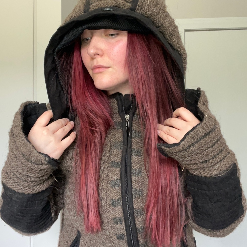 Urku Wool Coat - Picture 2 of 13